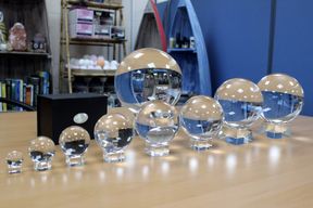 Boule de Cristal sur Socle  110mm