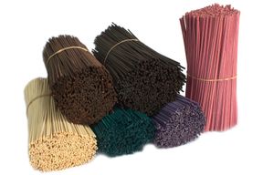 Tiges de Rotin Fuschia environ 400/500g - 25cm x 3mm