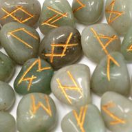 Pierres Runiques & Sachet -  Aventurine Verte