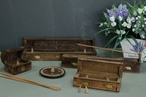 Boite pour encens en bois de Manguier - Assortis