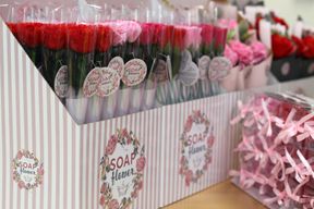 Fleurs Uniques et Présentoir - Petite Rose