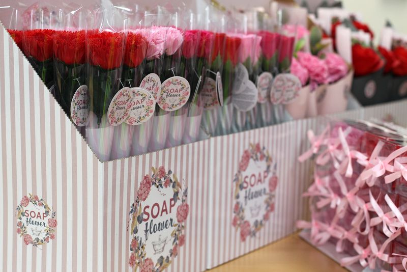 Fleurs Uniques et Présentoir - Petite Rose