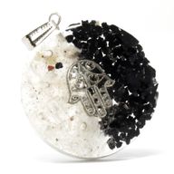 Pendentifs Orgonite -  Main de Fatma Protectrice