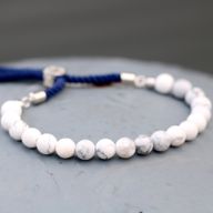 Bracelet en Gemme plaqué argent 925 - Cordon Bleu foncé - Howlite Blanche