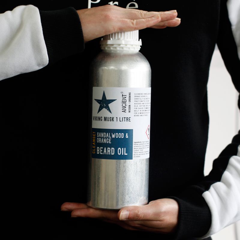 1 litre d'huile à barbe - Viking Musk - Nettoie !