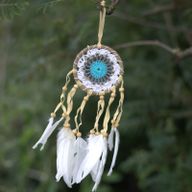 Attrape-rêves en macramé bleu pastel 9cm (couleurs assorties)