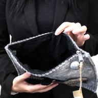 Pochette pour tablette avec marionnettes à doigt