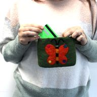 Pochette en feutre naturel (asst) - Gros Papillon
