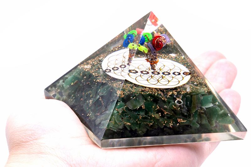 Pyramide Orgonite - Aventurine Verte Fleur de Vie - 70mm