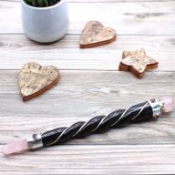 Baguette de guérison torsadée - Quartz rose argenté
