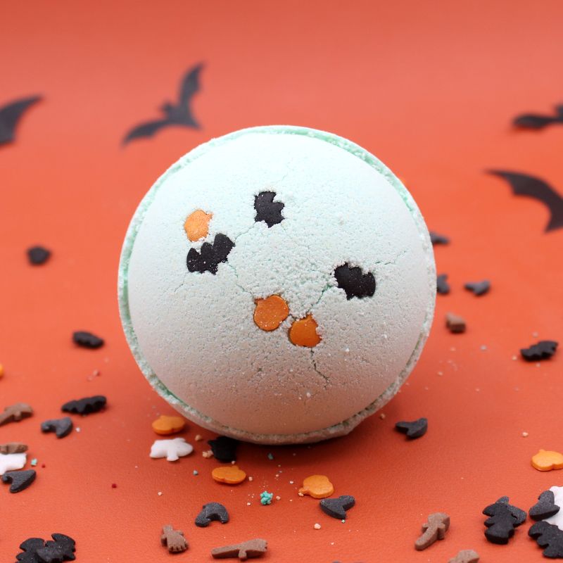 Bombe de bain d'Halloween à la noix de coco et au citron vert