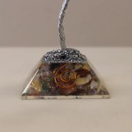 Arbre de pierres précieuses avec base en Orgonite - 80 pierres - Multi