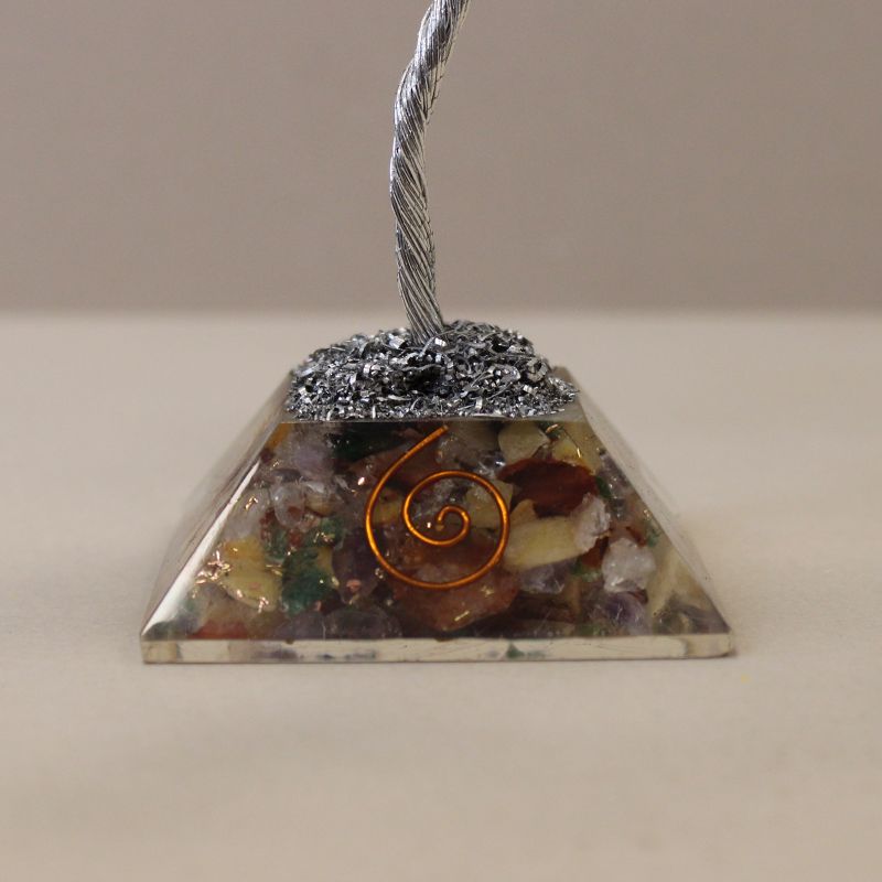 Arbre de pierres précieuses avec base en Orgonite - 80 pierres - Multi
