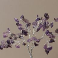 Arbre de pierres précieuses avec base en Orgonite - 80 pierres - Améthyste