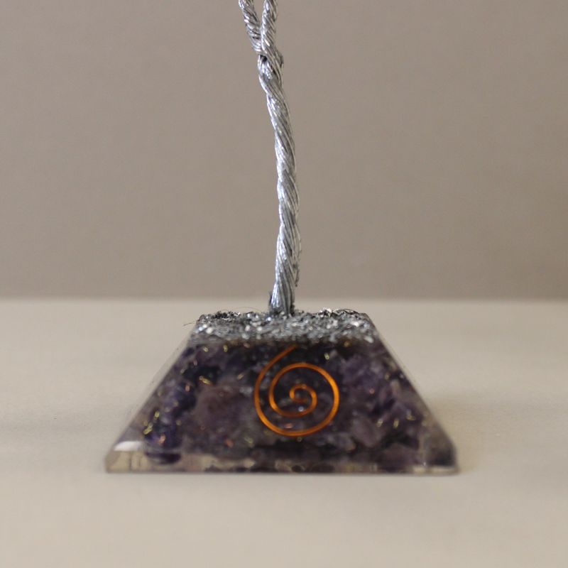 Arbre de pierres précieuses avec base en Orgonite - 80 pierres - Améthyste