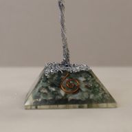 Arbre de pierres précieuses avec base en Orgonite - 80 pierres - Agate mousse