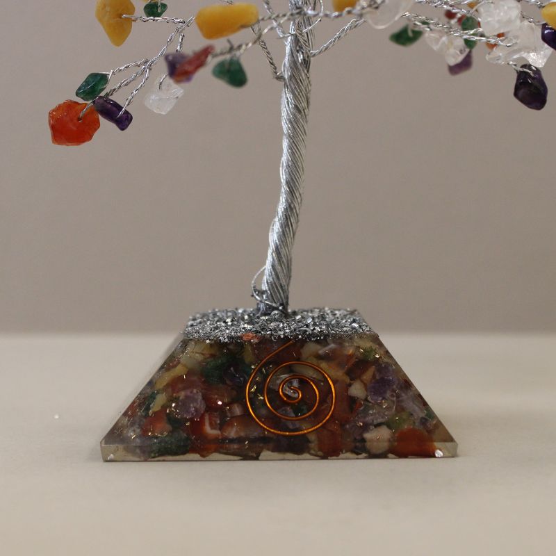 Arbre de pierres précieuses avec base en Orgonite - 160 pierres - Multi