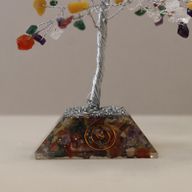 Arbre de pierres précieuses avec base en Orgonite - 160 pierres - Multi