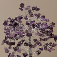 Arbre de pierres précieuses avec base en Orgonite - 160 pierres - Améthyste