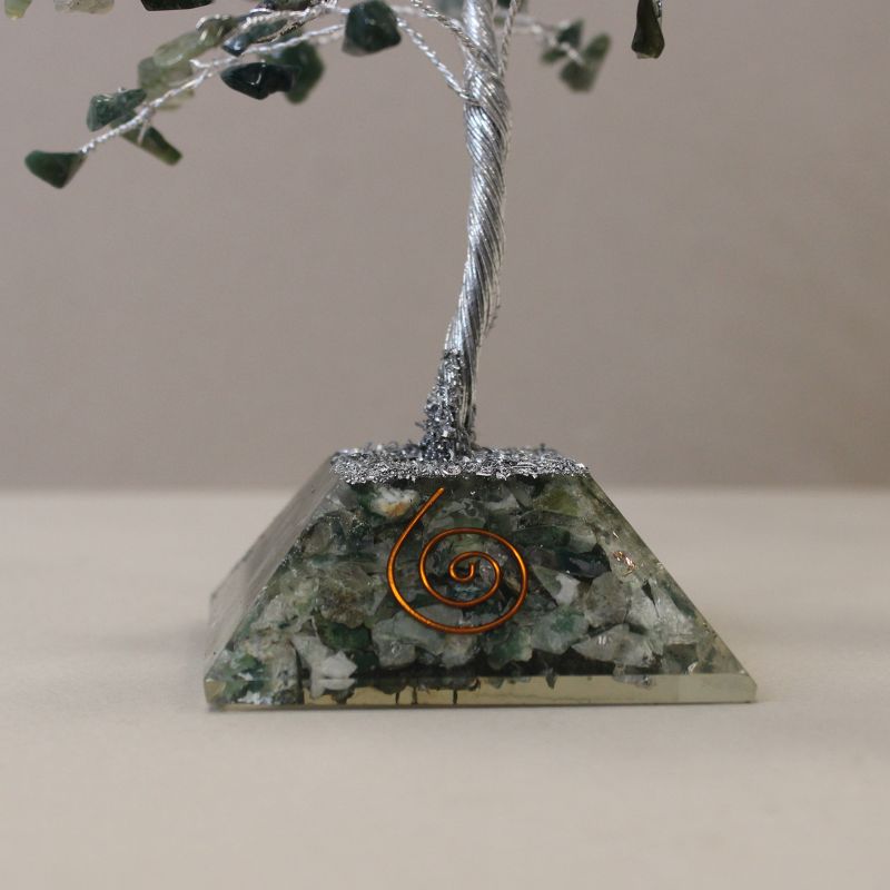 Arbre de pierres précieuses avec base en Orgonite - 160 pierres - Agate mousse