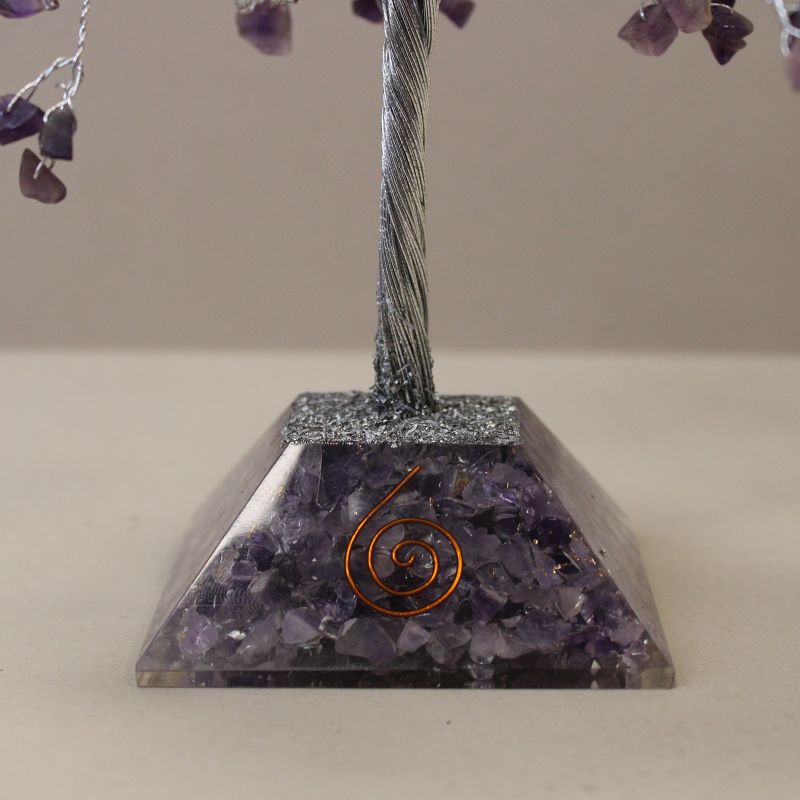 Arbre de pierres précieuses avec base en Orgonite - 320 pierres - Améthyste