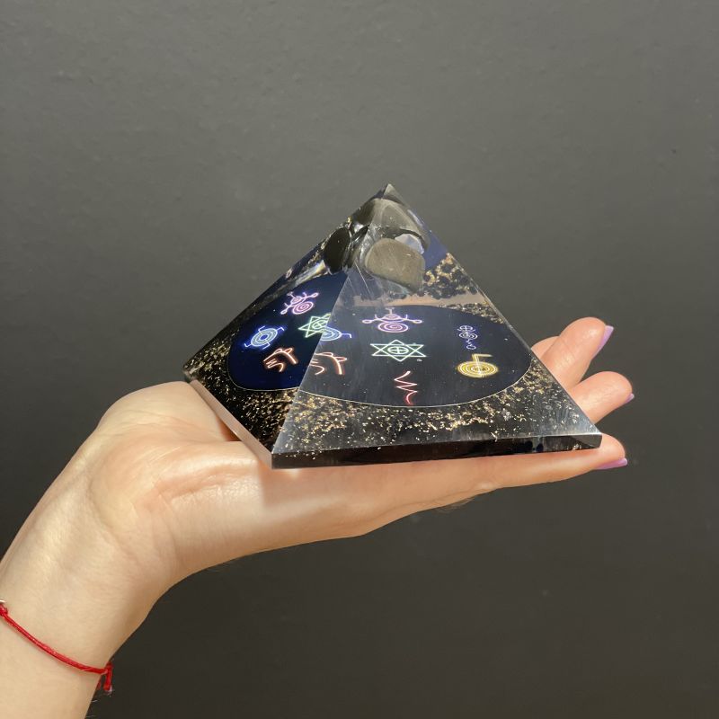 Pyramide Orgonite - Reiki Minuit - 90mm