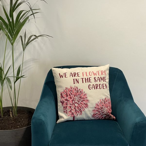 Housse de coussin en coton imprimé - We are Flowers - Olive, Rose et Naturel