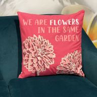 Housse de coussin en coton imprimé - We are Flowers - Olive, Rose et Naturel