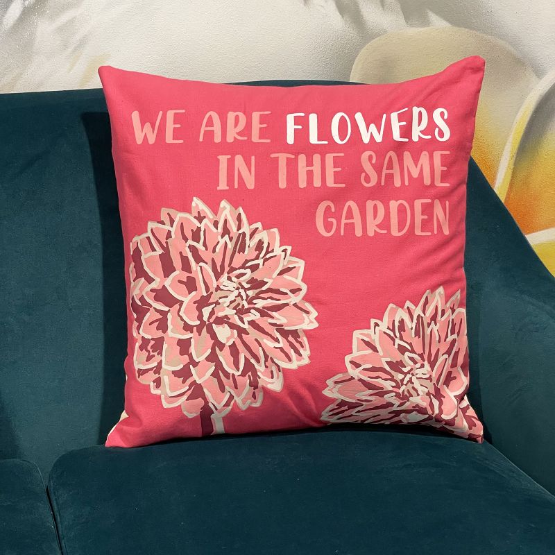 Housse de coussin en coton imprimé - We are Flowers - Olive, Rose et Naturel