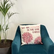 Housse de coussin en coton imprimé - We are Flowers - Olive, Rose et Naturel