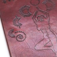 Carnet moyen avec bandoulière - Cosmic Goddess