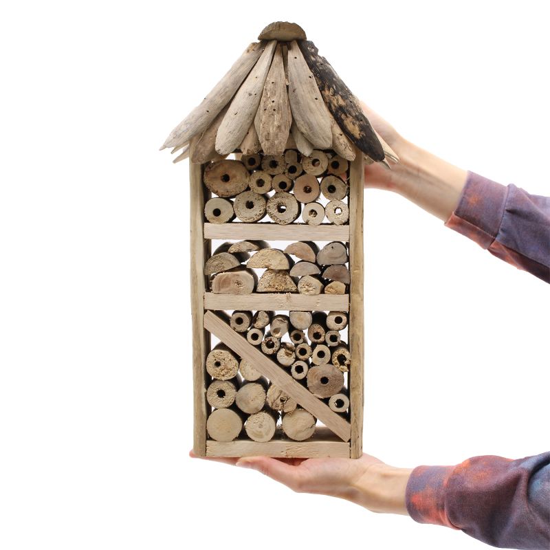 Boîte en hauteur pour abeilles et insectes en bois flotté