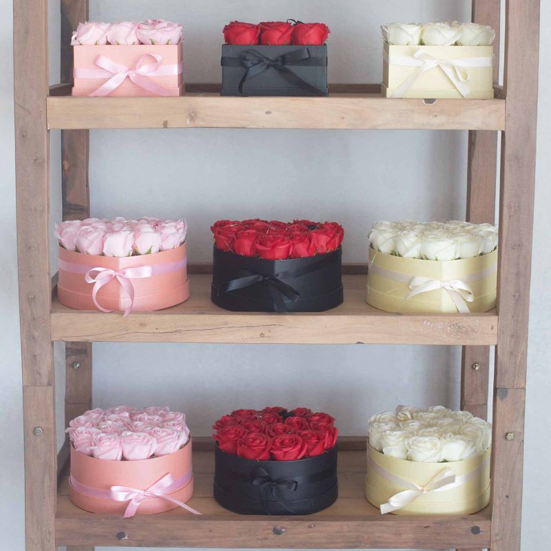 Bouquet Cadeau Fleur de Savon - 9 Roses Rouges - Carré