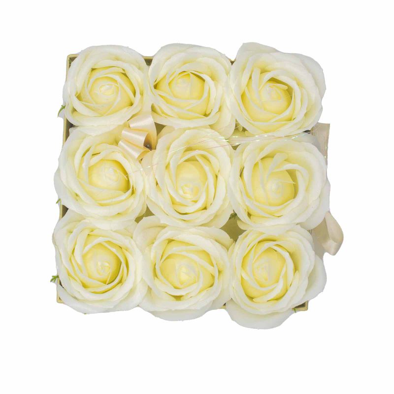 Bouquet Cadeau Fleur de Savon - 9 Roses Crème - Carré