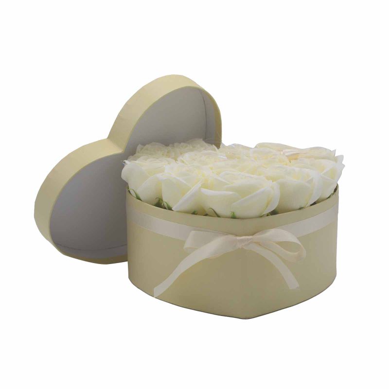 Bouquet Cadeau Fleur de Savon - 13 Roses Crème - Coeur