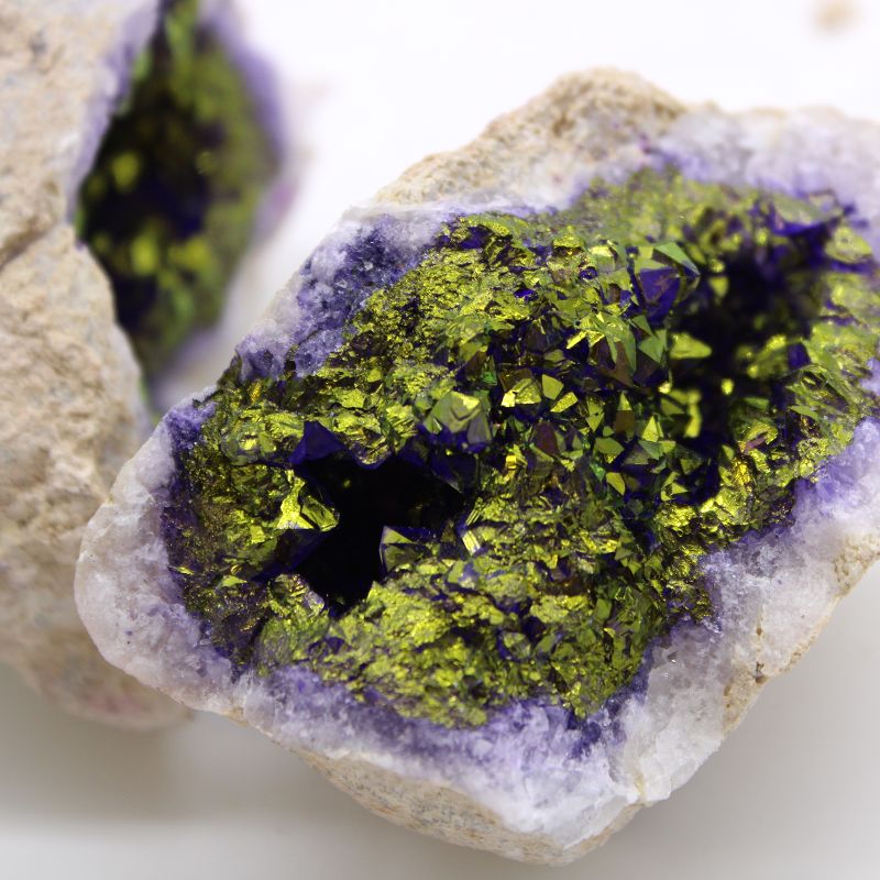 Géodes de calsite colorées - Roche naturelle - Violet et or