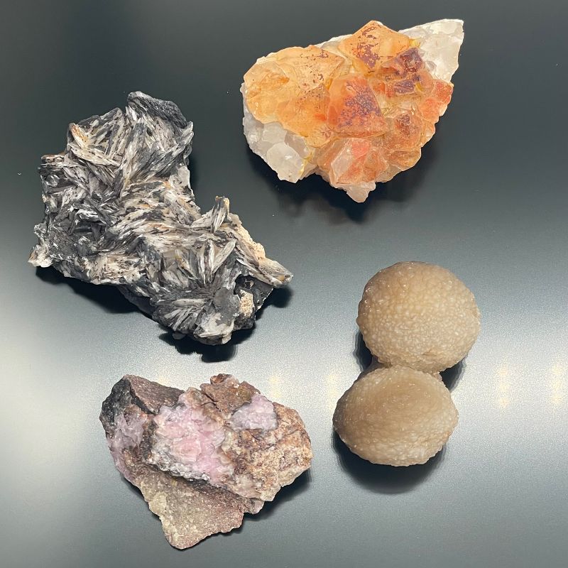 Spécimens minéraux - Pièces mélangées (environ 24 pièces)