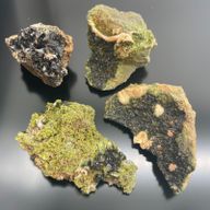Spécimens Minéraux - Epidote (environ 10 pièces)