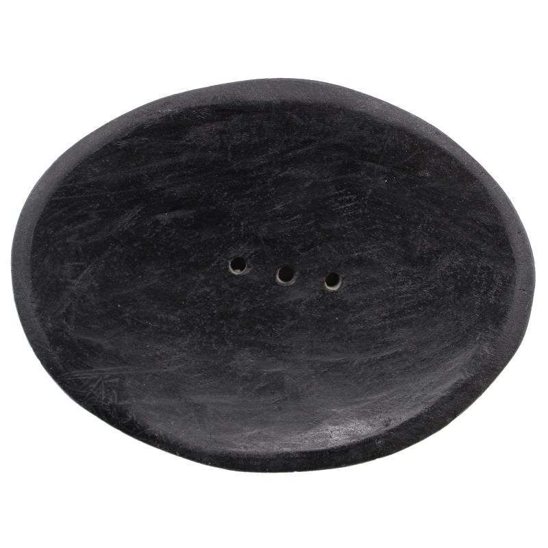 Porte-savon ovale en pierre de rivière noire.