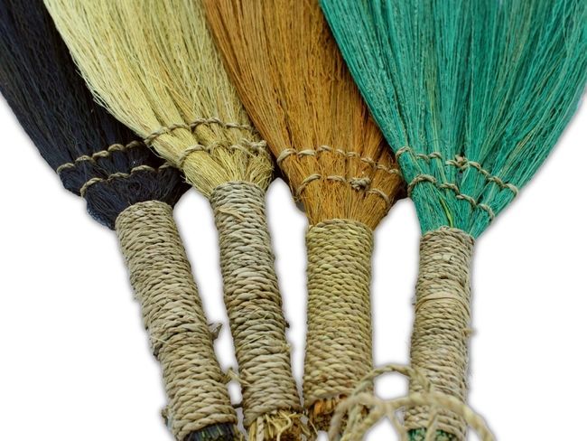 Pack de 4 - Balais en évantail en Feuilles de Pampa - Couleurs et tailles mélangées