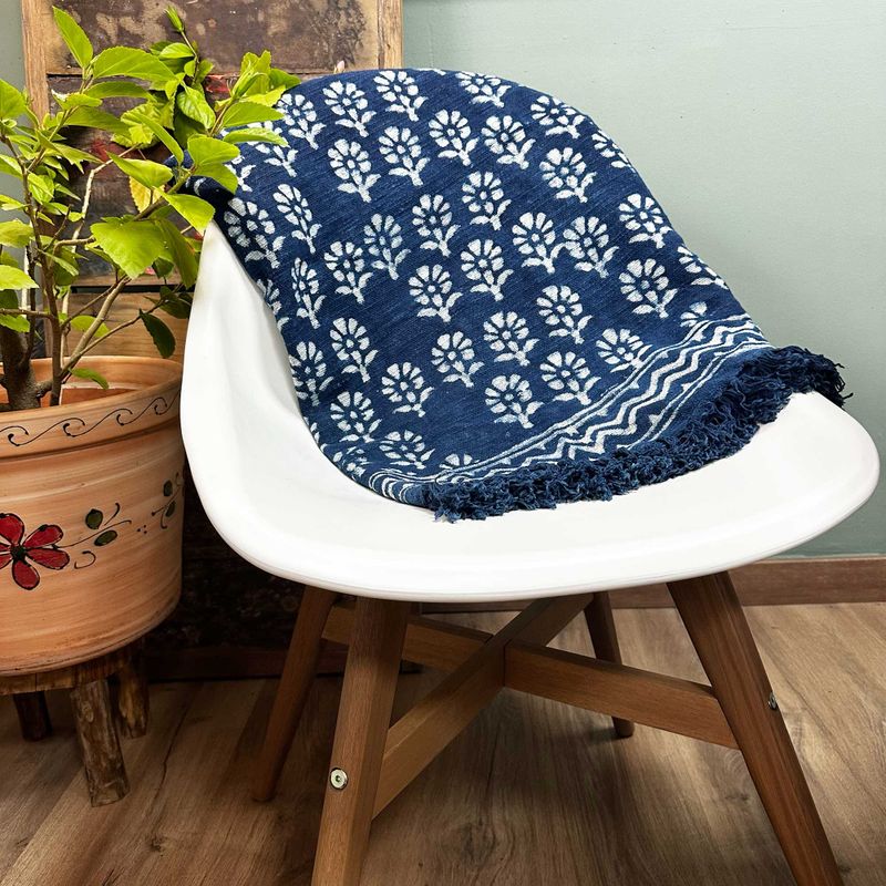 Jeté de canapé/lit Indigo Fait main - 170x120cm - Fleur de Chhota