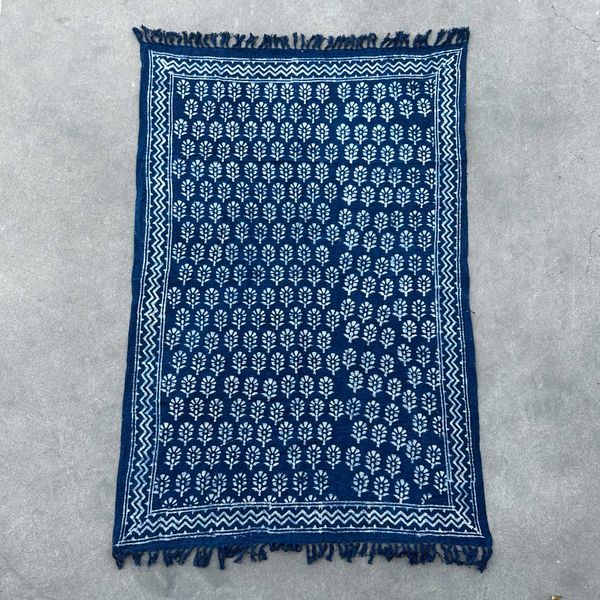 Jeté de canapé/lit Indigo Fait main - 170x120cm - Fleur de Chhota