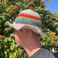 Chapeaux de Festival Boho en Chanvre & Coton Tricotés à la Main - Arc-en-ciel