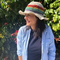 Chapeaux de Festival Boho en Chanvre & Coton Tricotés à la Main - Arc-en-ciel