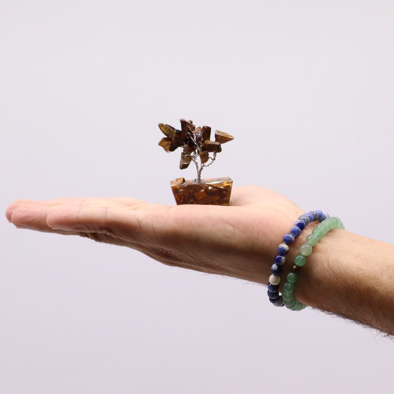 Mini Arbre de Pierres Précieuses sur Base d'Orgonite - Œil du Tigre (15 pierres)