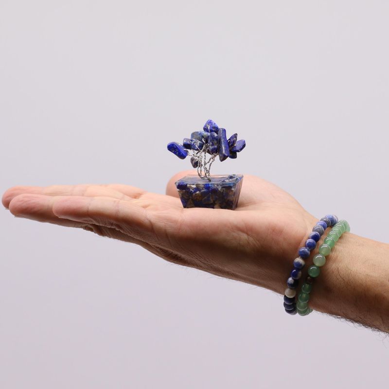 Mini Arbre de Pierres Précieuses sur Base d'Orgonite - Mélange Assorti (15 pierres)