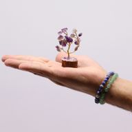 Mini Arbre en Pierres Précieuses sur Socle en Bois - Améthyste (15 pierres)