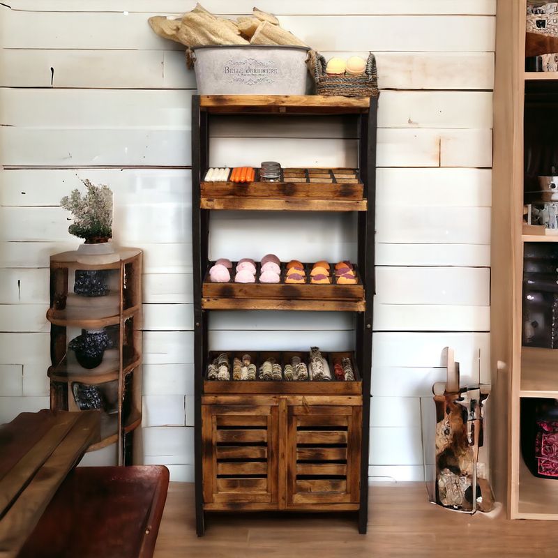 Stand et Armoire Standard à Quatre Etagères