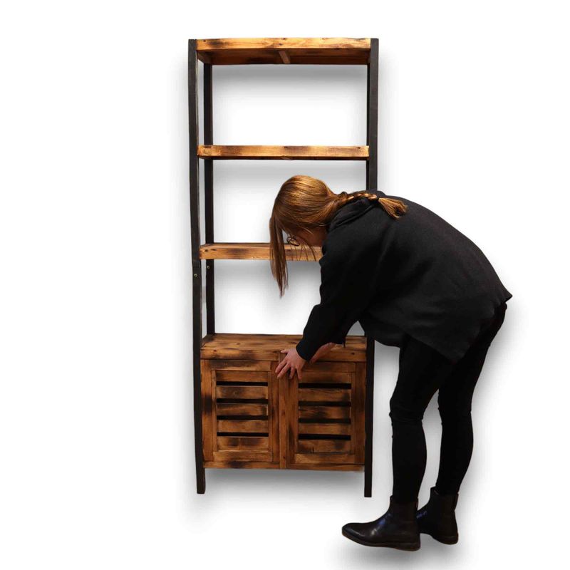 Stand et Armoire Standard à Quatre Etagères