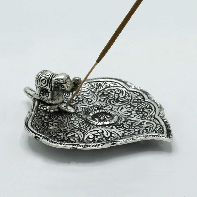 Porte Encens Feuille Éléphant en Aluminium Poli 11cm